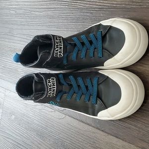 H&M Kids high tops size 1, Marvel Black Panther